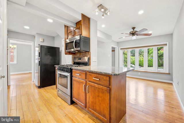 102 ROCK GLEN RD, Wynnewood, PA 19096