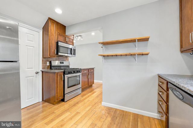 102 ROCK GLEN RD, Wynnewood, PA 19096