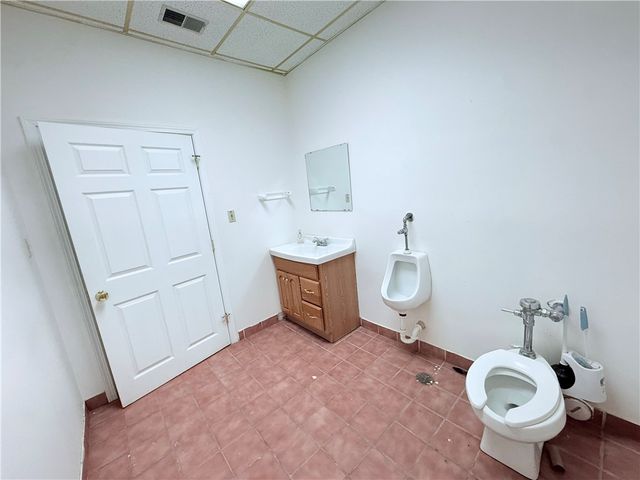 229 N Jefferson St, New Castle, PA 16101