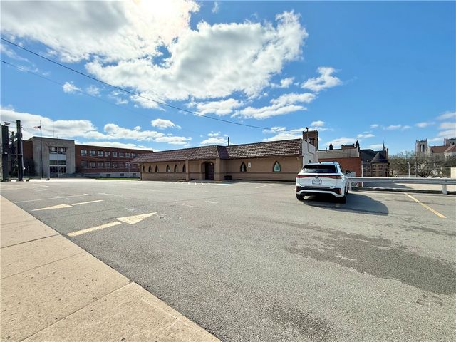 229 N Jefferson St, New Castle, PA 16101