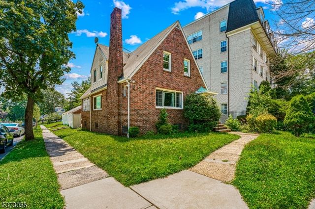 384 S Harrison St, East Orange City, NJ 07018