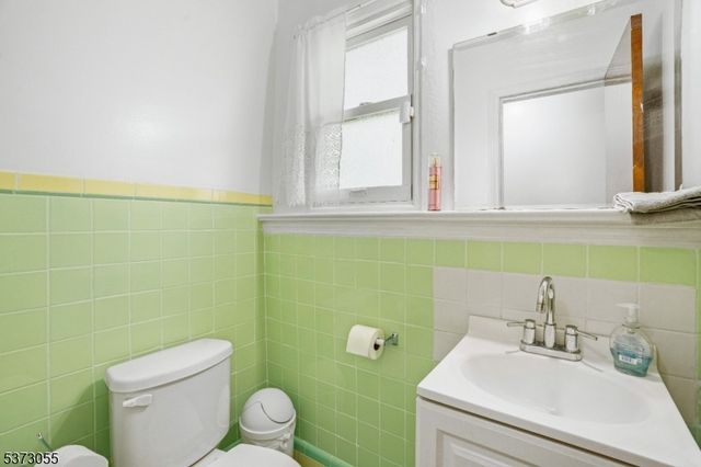 384 S Harrison St, East Orange City, NJ 07018
