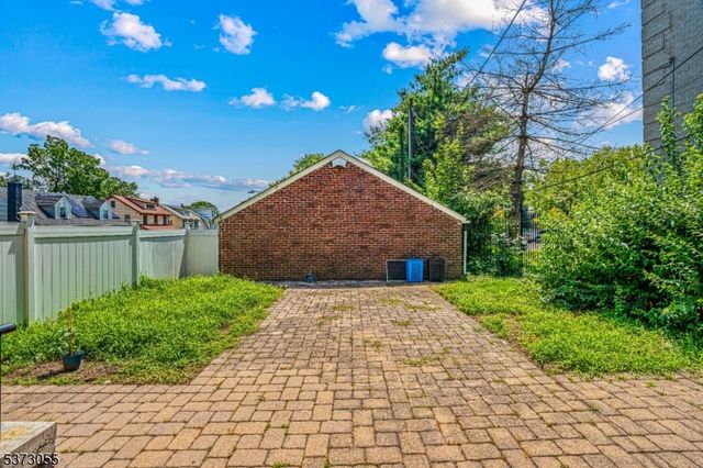 384 S Harrison St, East Orange City, NJ 07018