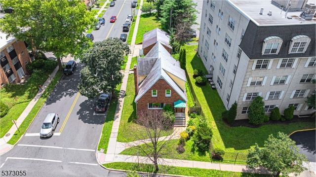 384 S Harrison St, East Orange City, NJ 07018