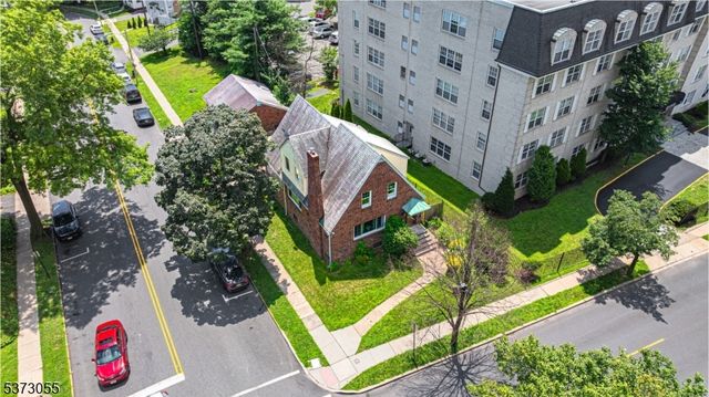 384 S Harrison St, East Orange City, NJ 07018