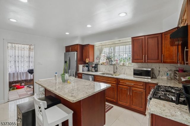 384 S Harrison St, East Orange City, NJ 07018