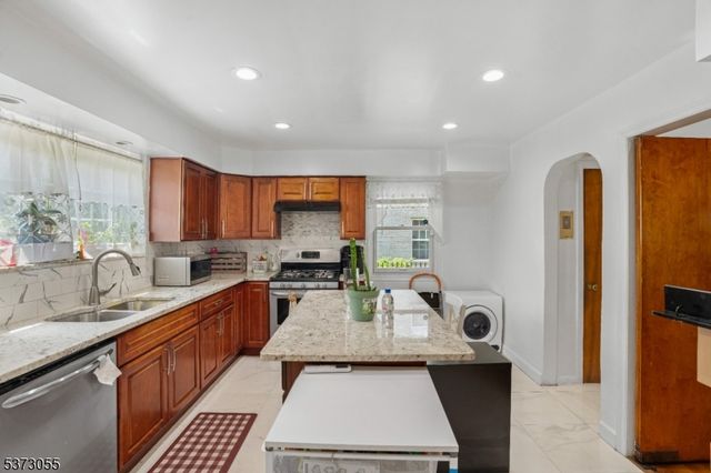 384 S Harrison St, East Orange City, NJ 07018
