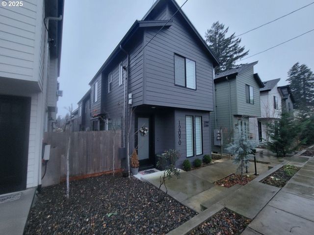 12088 Se PINE St, Portland, OR 97216