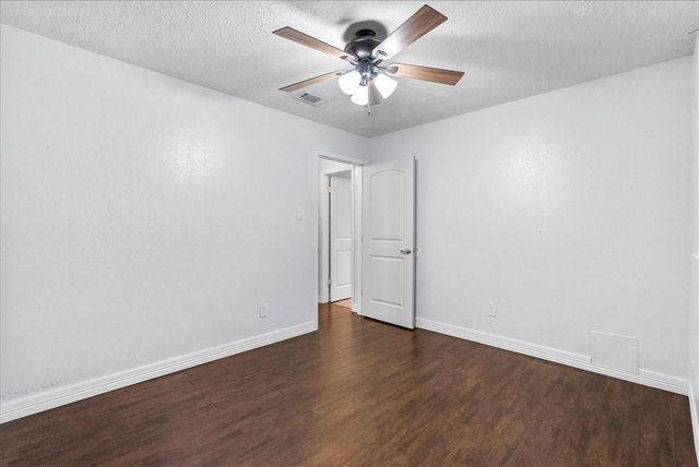 2319 Leading Edge Drive, Friendswood, TX 77546