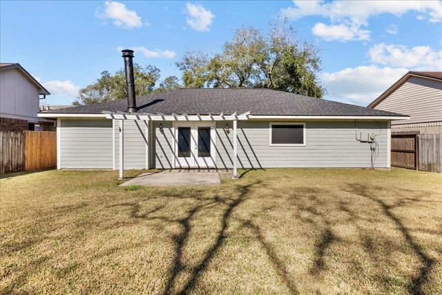 2319 Leading Edge Drive, Friendswood, TX 77546
