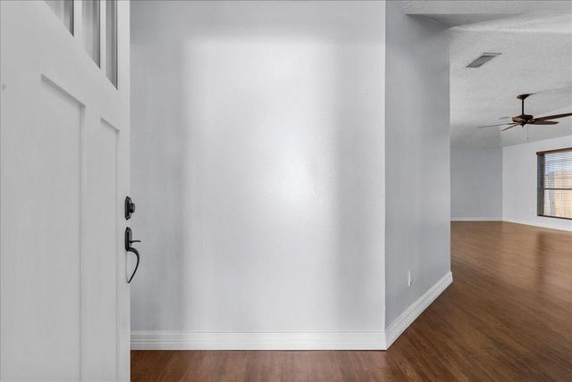 2319 Leading Edge Drive, Friendswood, TX 77546