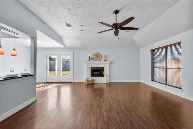 2319 Leading Edge Drive, Friendswood, TX 77546