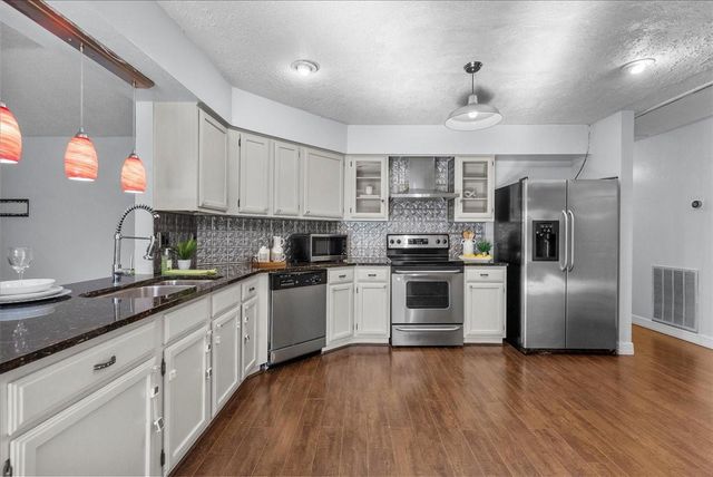 2319 Leading Edge Drive, Friendswood, TX 77546