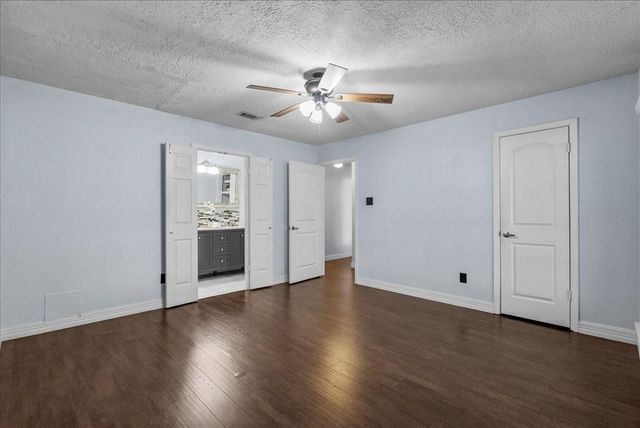 2319 Leading Edge Drive, Friendswood, TX 77546