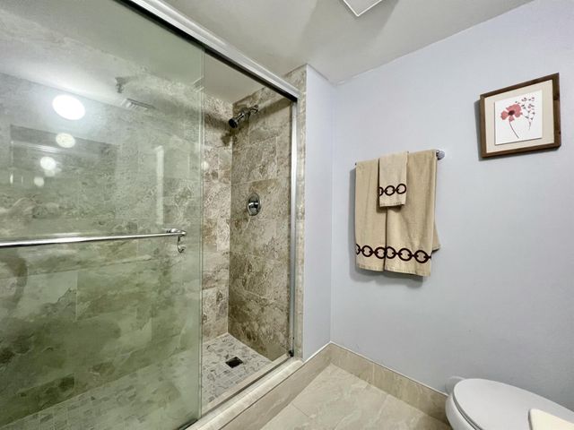 4570 NW 18th Avenue 404, Deerfield Beach, FL 33064