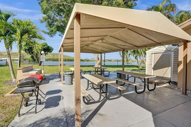 4570 NW 18th Avenue 404, Deerfield Beach, FL 33064