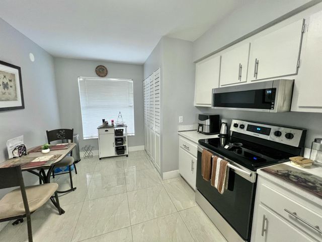 4570 NW 18th Avenue 404, Deerfield Beach, FL 33064