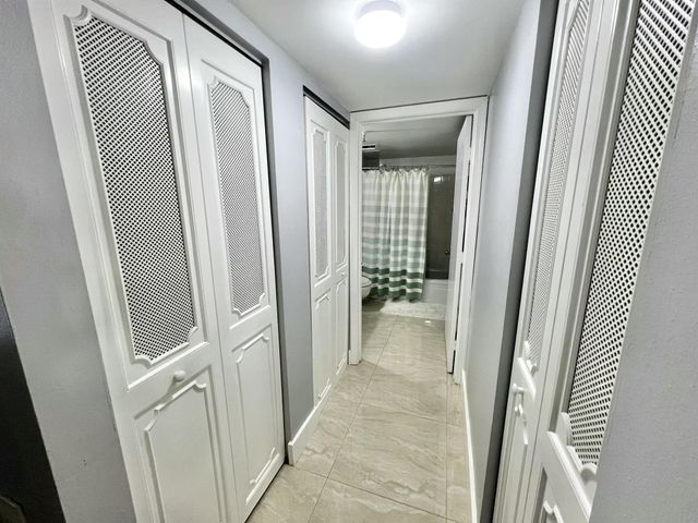 4570 NW 18th Avenue 404, Deerfield Beach, FL 33064