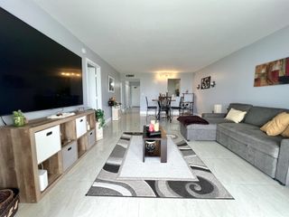 4570 NW 18th Avenue 404, Deerfield Beach, FL 33064