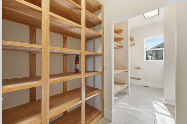 4211 Tamarack Rd, West Richland, WA 99353