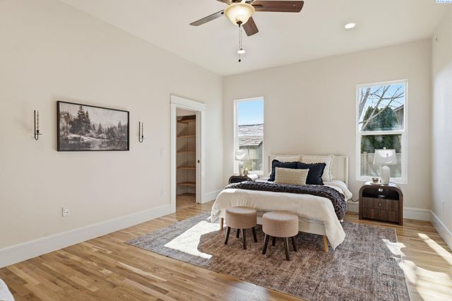 4211 Tamarack Rd, West Richland, WA 99353