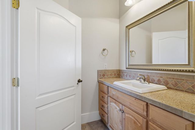 4211 Tamarack Rd, West Richland, WA 99353