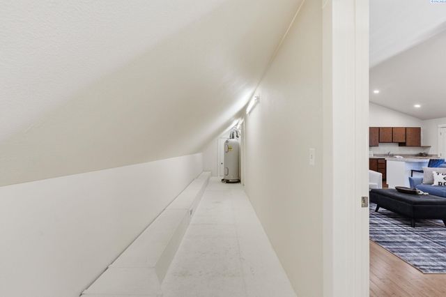 4211 Tamarack Rd, West Richland, WA 99353