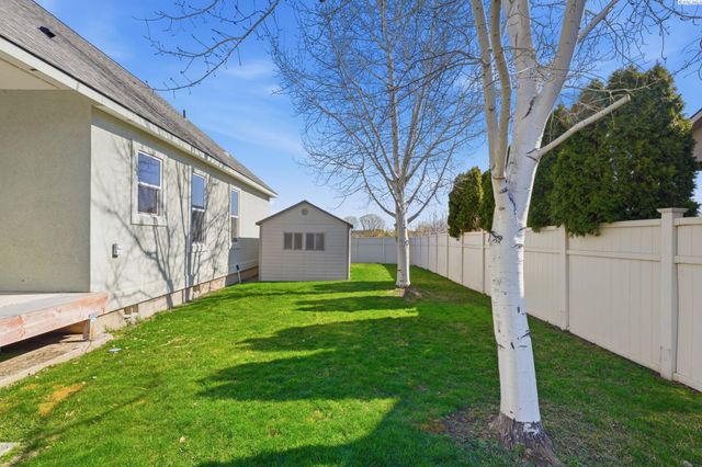 4211 Tamarack Rd, West Richland, WA 99353