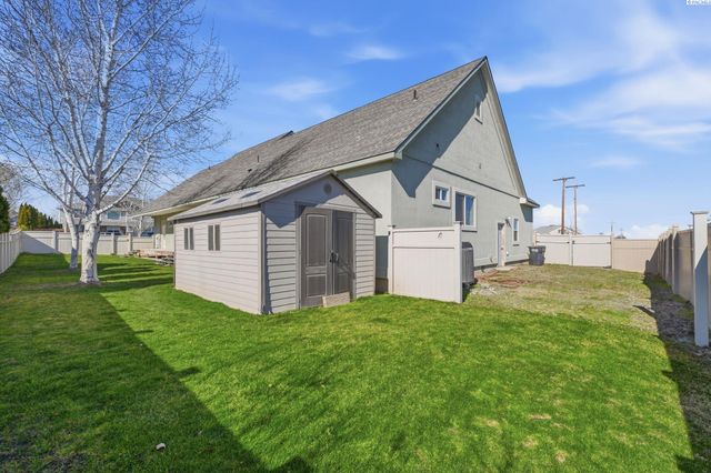 4211 Tamarack Rd, West Richland, WA 99353