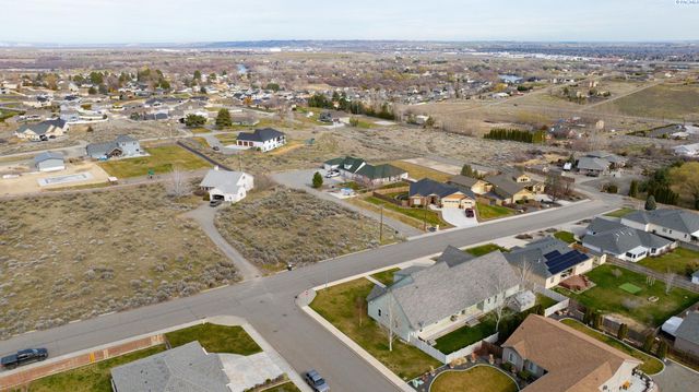 4211 Tamarack Rd, West Richland, WA 99353