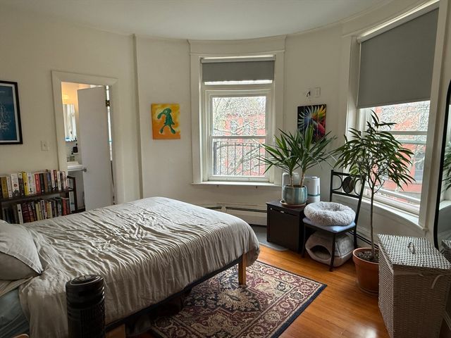 1871 Beacon St 5, Brookline, MA 02445