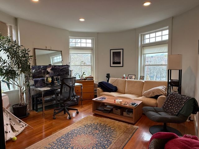 1871 Beacon St 5, Brookline, MA 02445