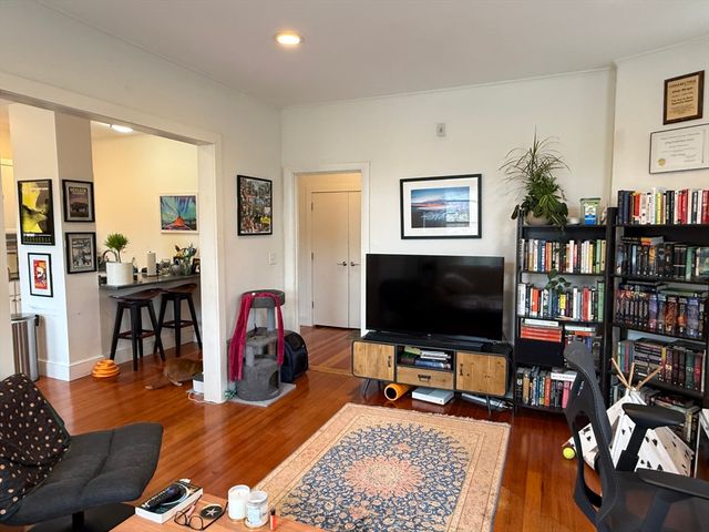 1871 Beacon St 5, Brookline, MA 02445