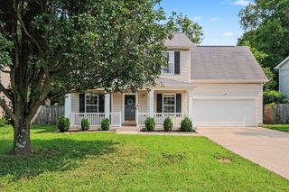 2040 Stanford Village Dr, Antioch, TN 37013