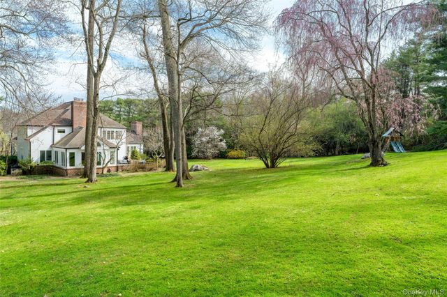 12 Hampton Road, Purchase, NY 10577