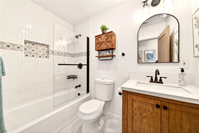 5939 Cimarron, Los Angeles, CA 90047