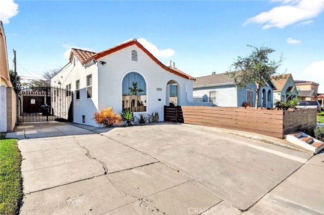 5939 Cimarron, Los Angeles, CA 90047