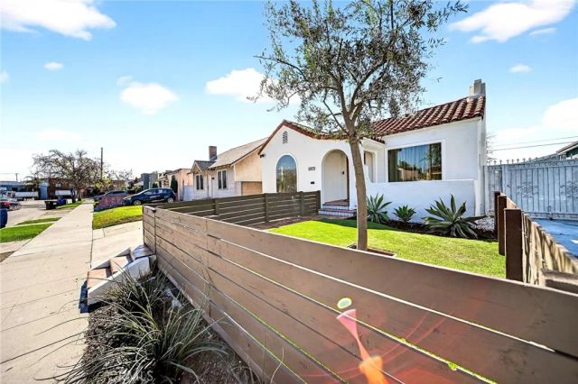 5939 Cimarron, Los Angeles, CA 90047