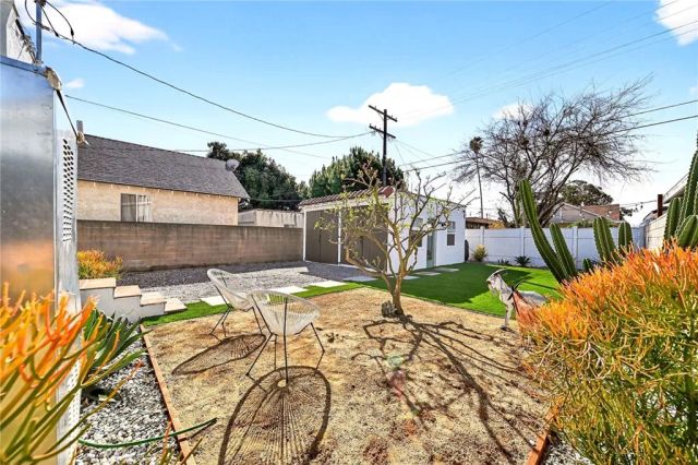 5939 Cimarron, Los Angeles, CA 90047