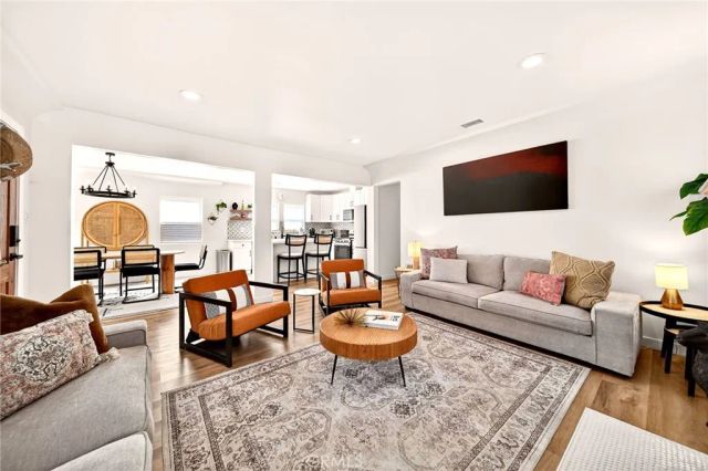 5939 Cimarron, Los Angeles, CA 90047