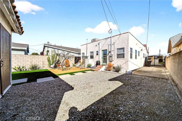 5939 Cimarron, Los Angeles, CA 90047