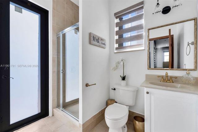 18091 NW 87th Ct, Hialeah, FL 33018