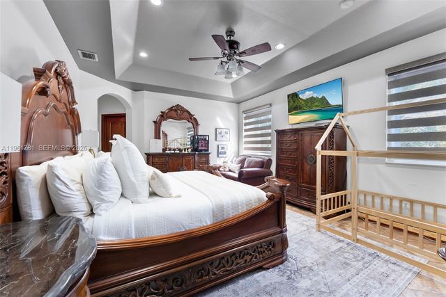 18091 NW 87th Ct, Hialeah, FL 33018