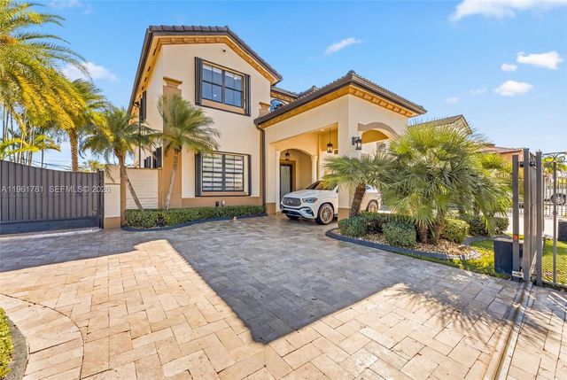 18091 NW 87th Ct, Hialeah, FL 33018