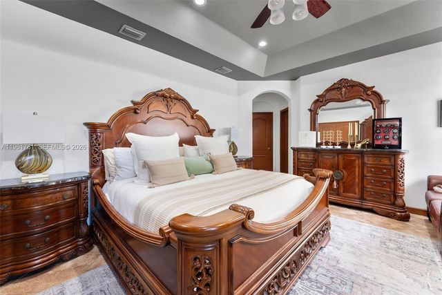 18091 NW 87th Ct, Hialeah, FL 33018