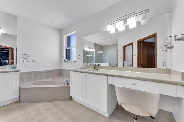 18091 NW 87th Ct, Hialeah, FL 33018