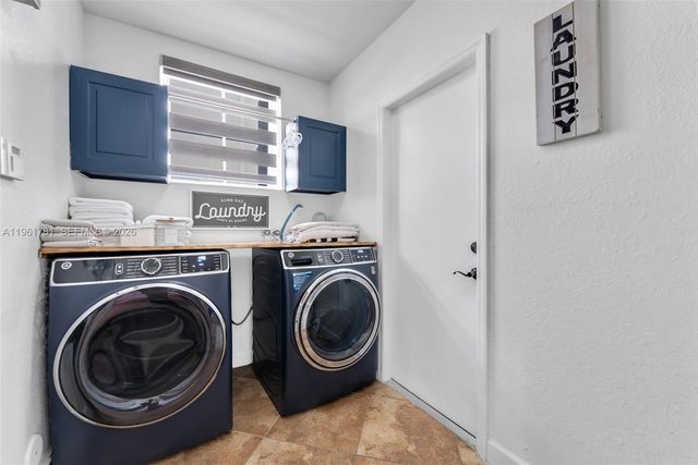 18091 NW 87th Ct, Hialeah, FL 33018