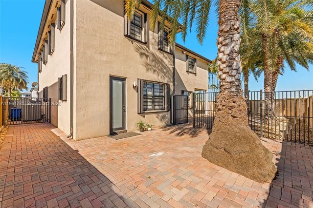 18091 NW 87th Ct, Hialeah, FL 33018