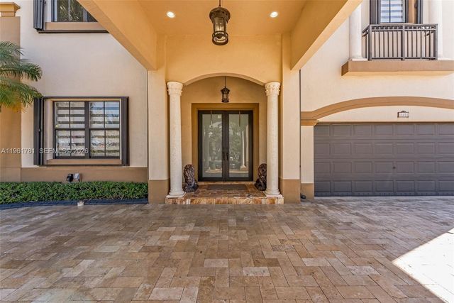 18091 NW 87th Ct, Hialeah, FL 33018