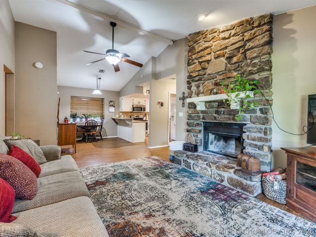 13406 S 89th East Avenue, Bixby, OK 74008